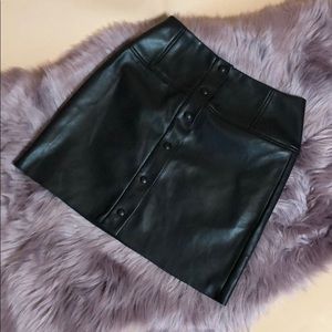 Wilfred Free vegan leather skirt